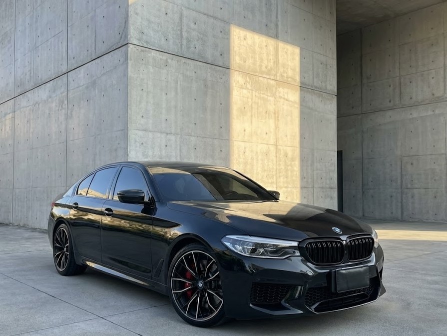 台中租車 BMW 530i 黑色 M5 Look 改裝 - 強運租車